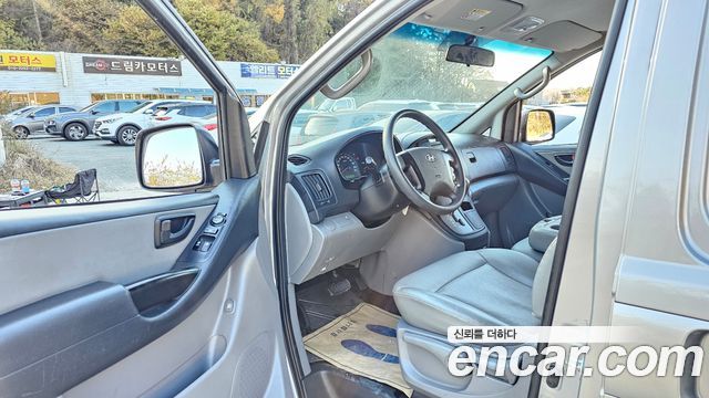 Hyundai Starex 2015 thumb 10