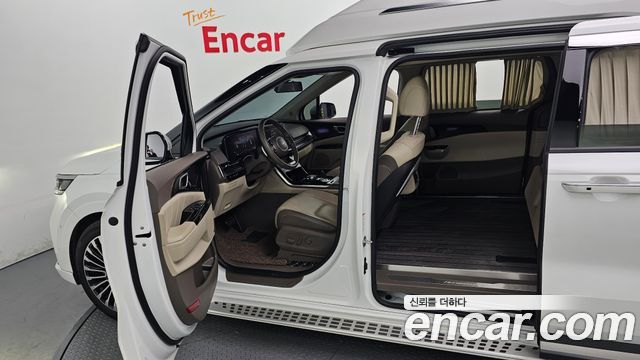 Kia Carnival 2023 thumb 10
