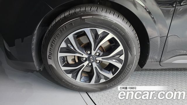 Kia Carnival 2021 thumb 5