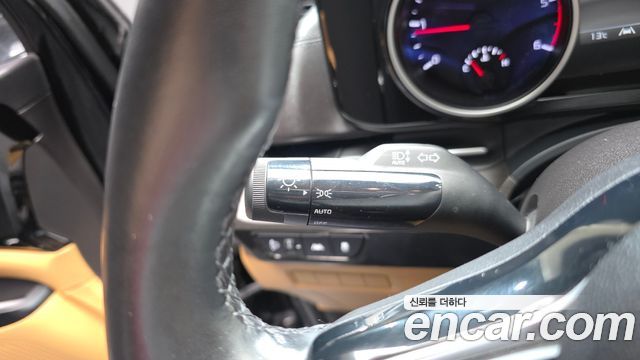 Kia Carnival 2021 thumb 11