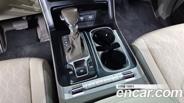 Kia Carnival 2021 thumb 10