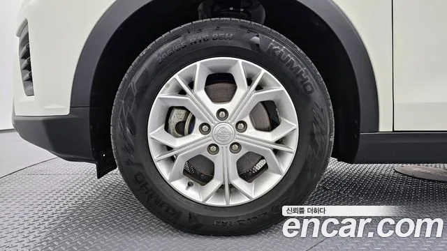 SsangYong Tivoli 2022 thumb 6