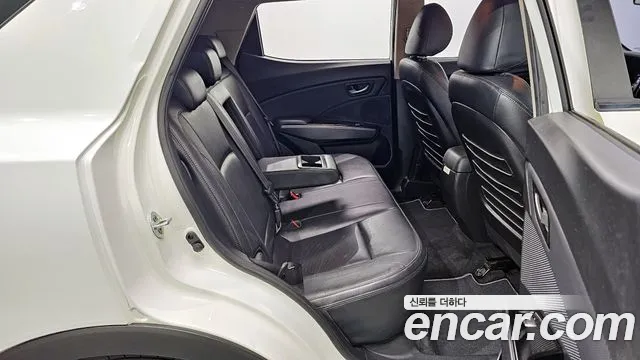 SsangYong Tivoli 2022 thumb 12