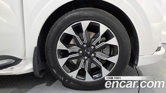 Kia Carnival 2021 thumb 6