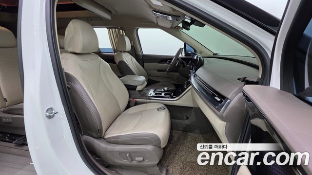 Kia Carnival 2021 thumb 10