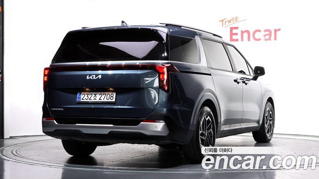 Kia Carnival 2024 thumb 3