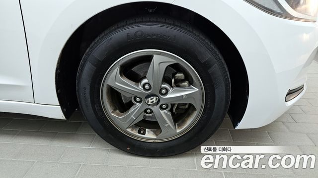 Hyundai Avante 2016 thumb 5