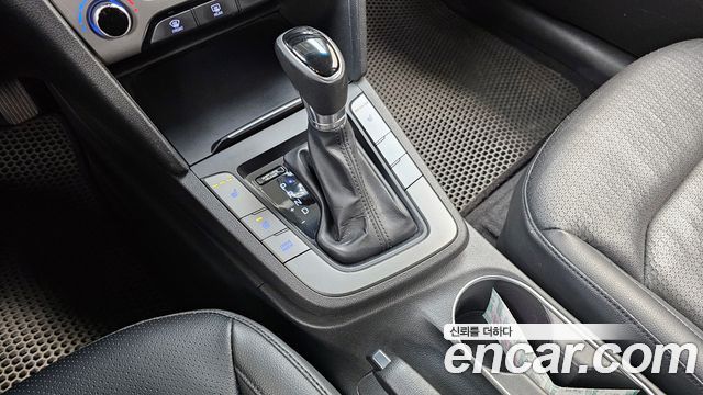 Hyundai Avante 2016 thumb 9
