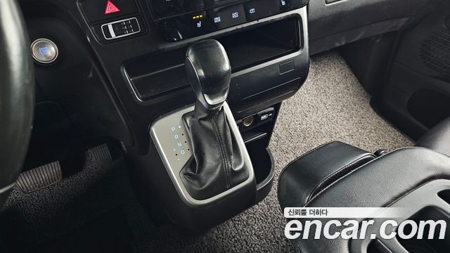 Hyundai Staria 2021 thumb 9