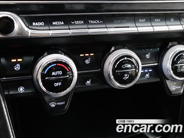 Genesis G70 2019 thumb 11