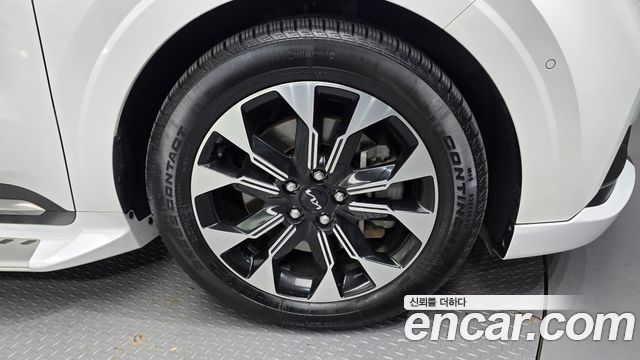 Kia Carnival 2023 thumb 5