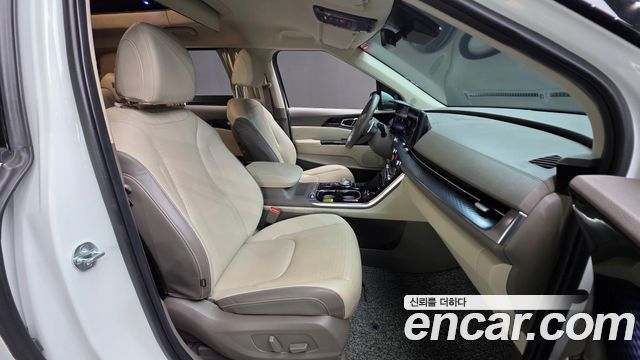 Kia Carnival 2023 thumb 10