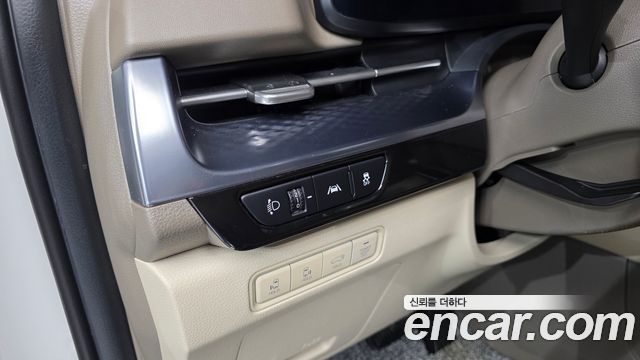 Kia Carnival 2023 thumb 11