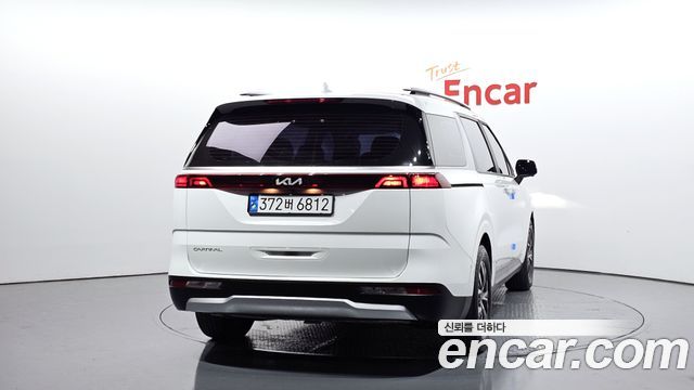 Kia Carnival 2023 thumb 5