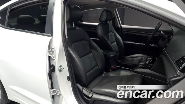 Hyundai Avante 2017 thumb 11