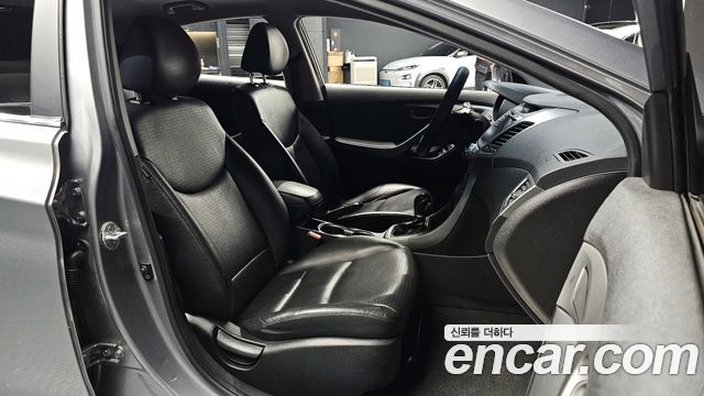 Hyundai Avante 2014 thumb 10