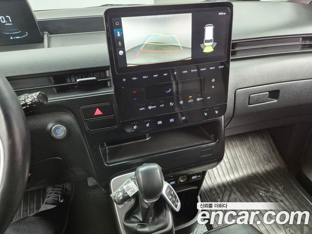 Hyundai Staria 2023 thumb 11