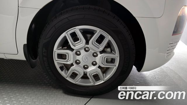 Hyundai Staria 2021 thumb 6