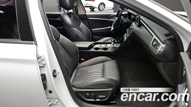 Genesis G70 2019 thumb 10