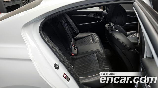 Genesis G70 2019 thumb 11