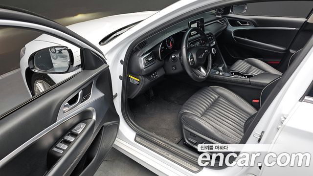 Genesis G70 2019 thumb 12