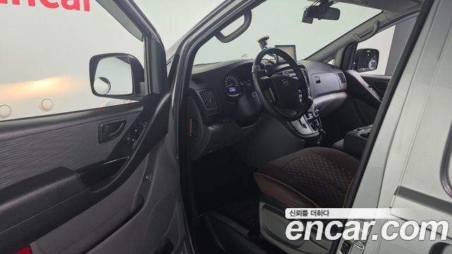 Hyundai Starex 2016 thumb 11