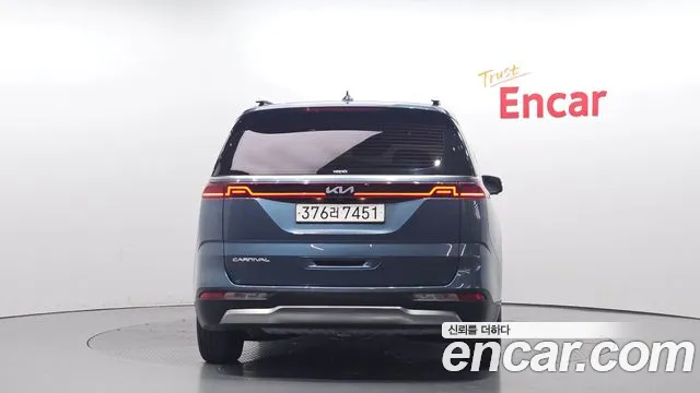 Kia Carnival 2021 thumb 5