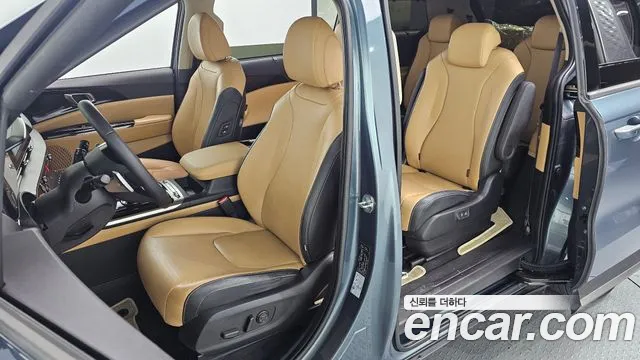 Kia Carnival 2021 thumb 10