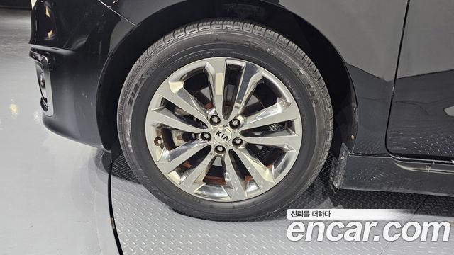 Kia Carnival 2016 thumb 6