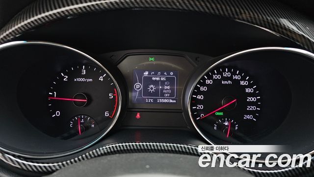 Kia Carnival 2016 thumb 9