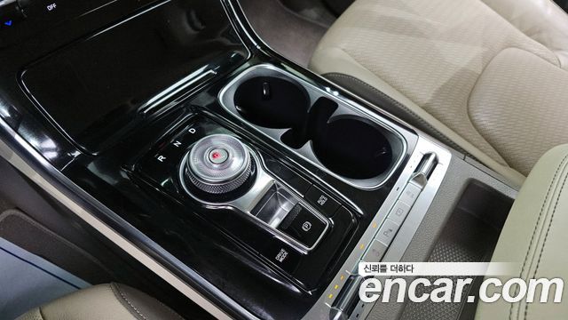 Kia Carnival 2021 thumb 10
