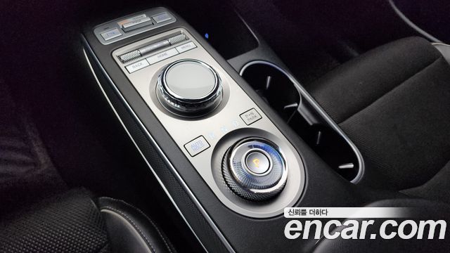 Genesis GV70 2021 thumb 9