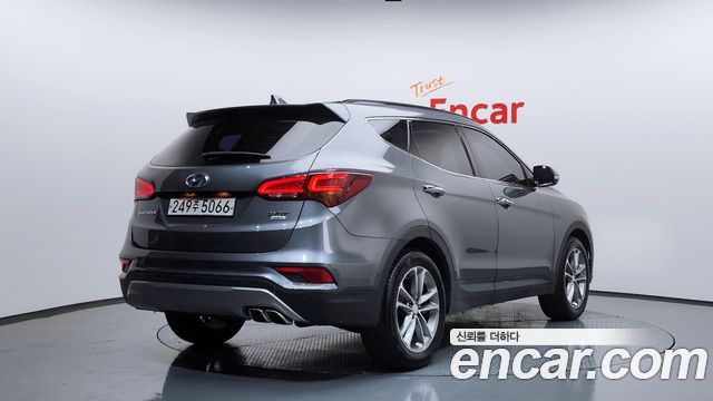 Hyundai Santa Fe 2016 thumb 3