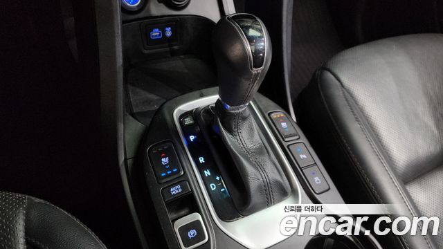 Hyundai Santa Fe 2016 thumb 10