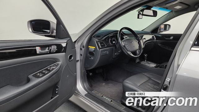 Hyundai Genesis 2011 thumb 10