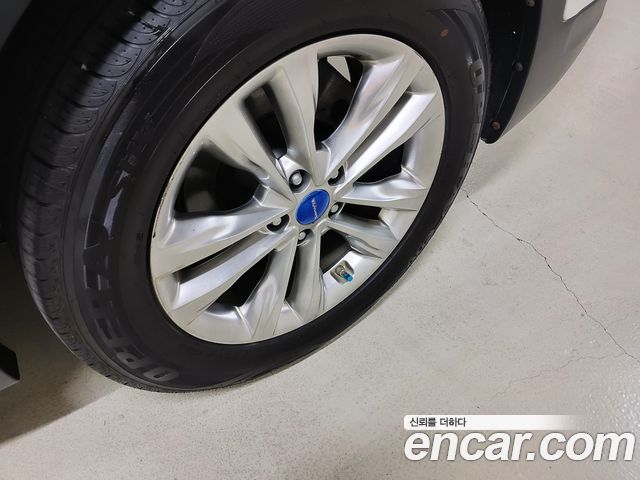 Hyundai Santa Fe 2016 thumb 8