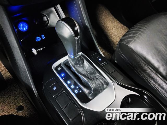 Hyundai Santa Fe 2016 thumb 12