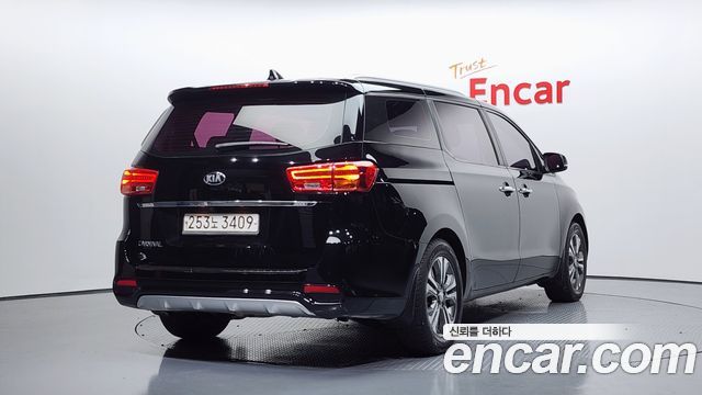 Kia Carnival 2018 thumb 3