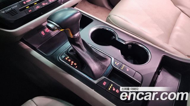 Kia Carnival 2018 thumb 10