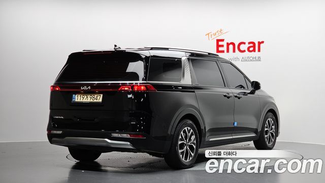 Kia Carnival 2021 thumb 3