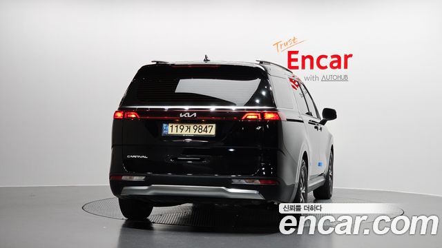 Kia Carnival 2021 thumb 5