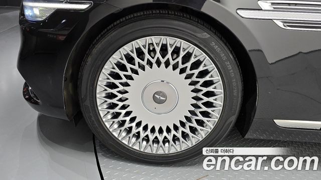 Genesis G90 2019 thumb 5
