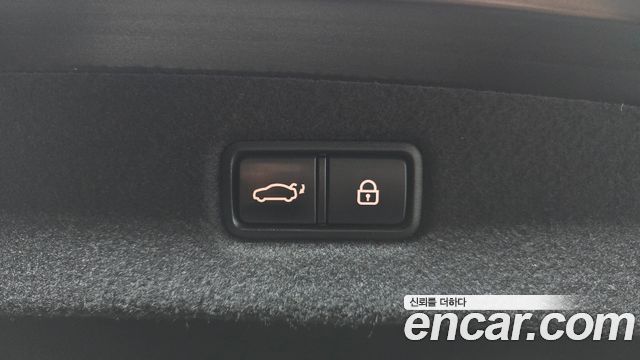 Genesis G90 2019 thumb 12