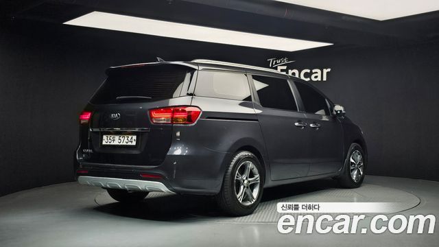 Kia Carnival 2015 thumb 3