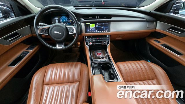 Jaguar XF 2019 thumb 7