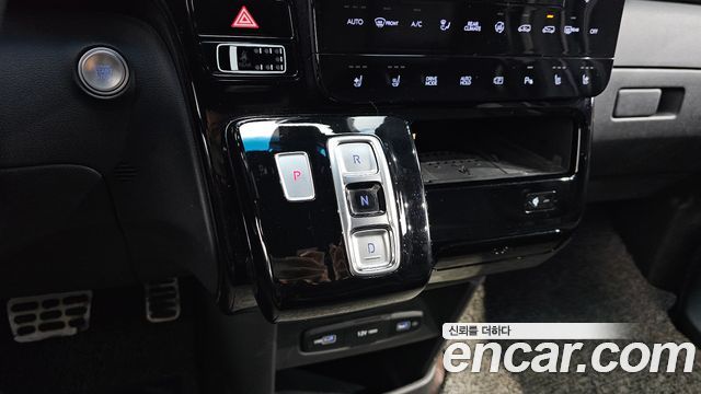 Hyundai Staria 2021 thumb 9