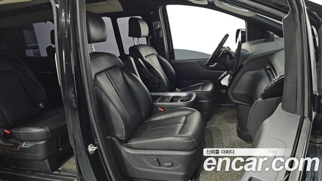 Hyundai Staria 2021 thumb 10