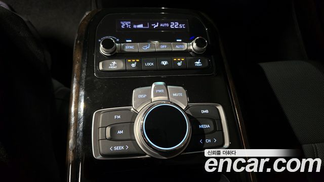 Genesis G90 2019 thumb 11