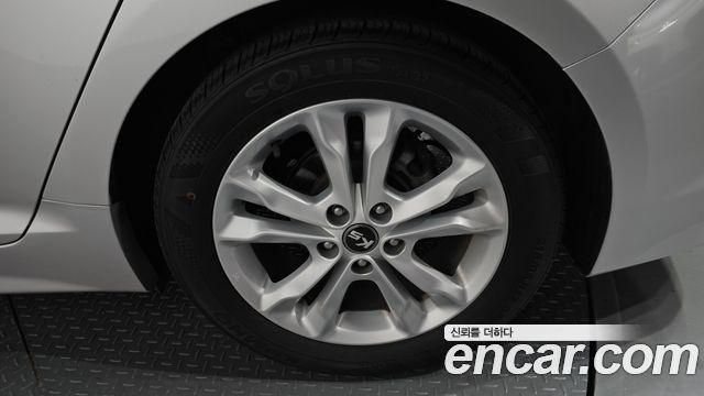 Kia K5 2011 thumb 6
