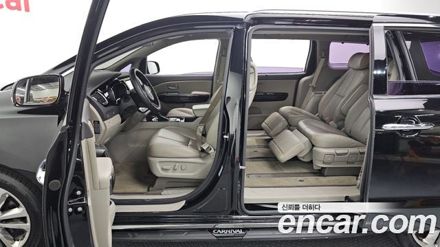 Kia Carnival 2016 thumb 11